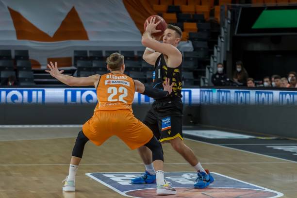 也是在保证 也是在保证